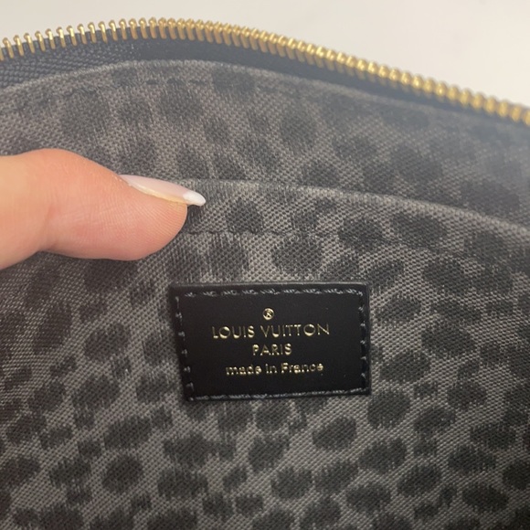 ❌SOLD❌ Louis Vuitton Wild At Heart Pouch - Picture 3 of 3